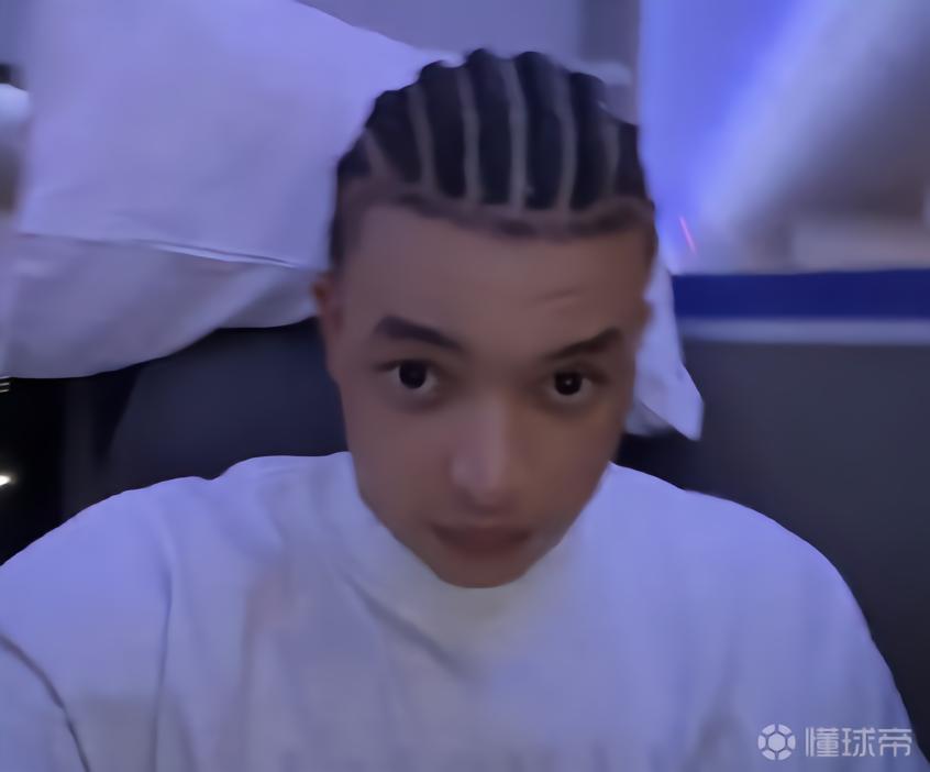 洛夫顿今晚启程回美国,队记:感谢小胖这一个多赛季的付出